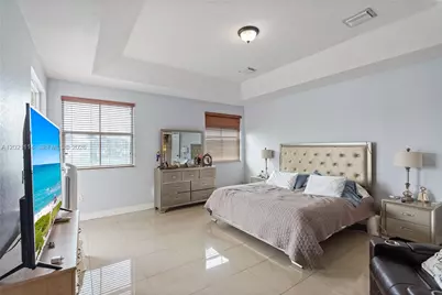 8968 NW 180th Ter, Hialeah, FL 33018 - Photo 33