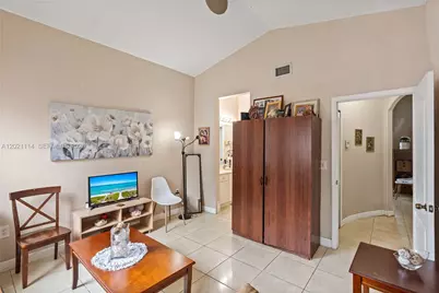 8968 NW 180th Ter, Hialeah, FL 33018 - Photo 19