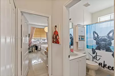 8968 NW 180th Ter, Hialeah, FL 33018 - Photo 25