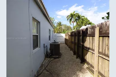 2148 NE 182nd St, North Miami Beach, FL 33162 - Photo 35