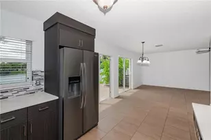 850 NW 98th Ave, Plantation, FL 33324 - Photo 11