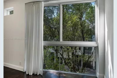 325 Meridian Ave #5, Miami Beach, FL 33139 - Photo 11