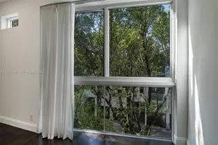 325 Meridian Ave, Miami Beach, FL 33139 - Photo 11