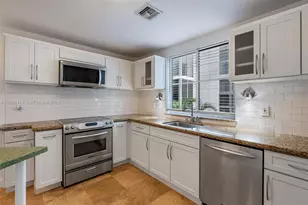 325 Meridian Ave, Miami Beach, FL 33139 - Photo 5