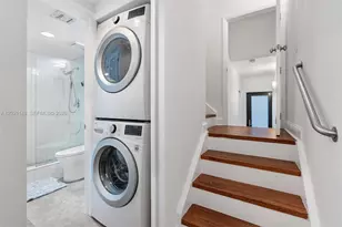 325 Meridian Ave, Miami Beach, FL 33139 - Photo 19