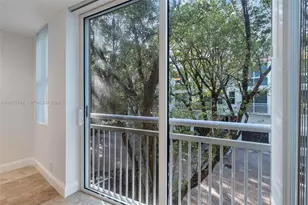 325 Meridian Ave, Miami Beach, FL 33139 - Photo 3