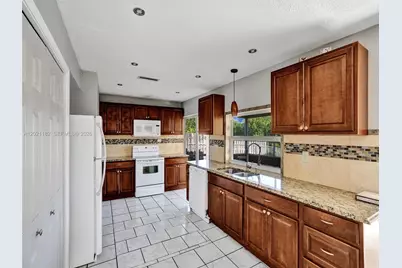 8550 NW 27th Pl #8550, Sunrise, FL 33322 - Photo 3