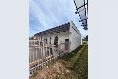920 NW 119th St, Miami, FL 33168 - Photo 3