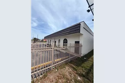 920 NW 119th St, Miami, FL 33168 - Photo 1
