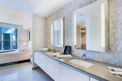 88 SW 7th St #1905, Miami, FL 33130 - Photo 11