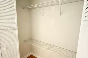 601 NE 36th St, Miami, FL 33137 - Photo 17
