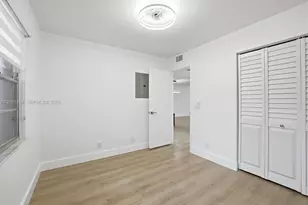 300 SW 130th Terrace, Pembroke Pines, FL 33027 - Photo 17
