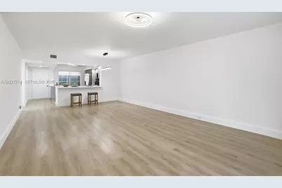 300 SW 130th Ter #110B, Pembroke Pines, FL 33027 - Photo 5