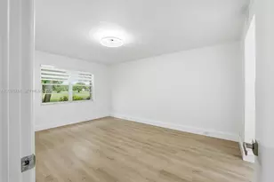 300 SW 130th Terrace, Pembroke Pines, FL 33027 - Photo 15