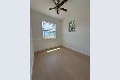 1247 NE 23rd Ave, Pompano Beach, FL 33062 - Photo 9