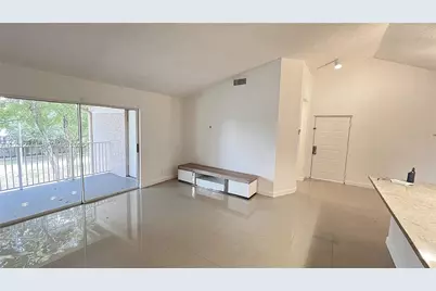 15821 SW 104th Ter #304, Miami, FL 33196 - Photo 7