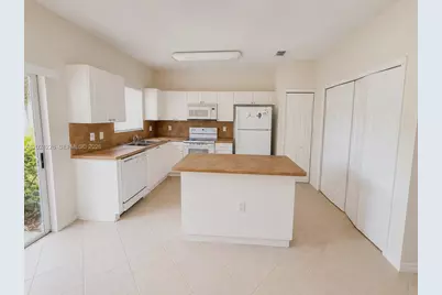 1681 SE 31st Ct #1681, Homestead, FL 33035 - Photo 3