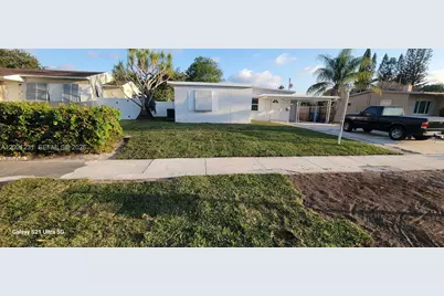 142 SE 4th Ave, Boynton Beach, FL 33435 - Photo 3