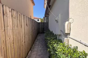 15400 SW 173rd St, Miami, FL 33187 - Photo 3