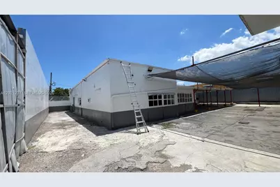 2727 NW 34th St, Miami, FL 33142 - Photo 21