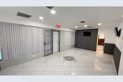 2727 NW 34th St, Miami, FL 33142 - Photo 3