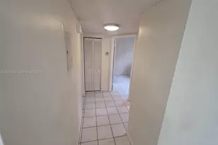 5560 W 21st Ct, Hialeah, FL 33016 - Photo 19