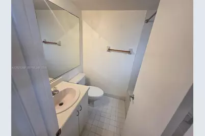 5560 W 21st Ct #308, Hialeah, FL 33016 - Photo 25