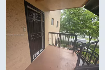 5560 W 21st Ct #308, Hialeah, FL 33016 - Photo 29