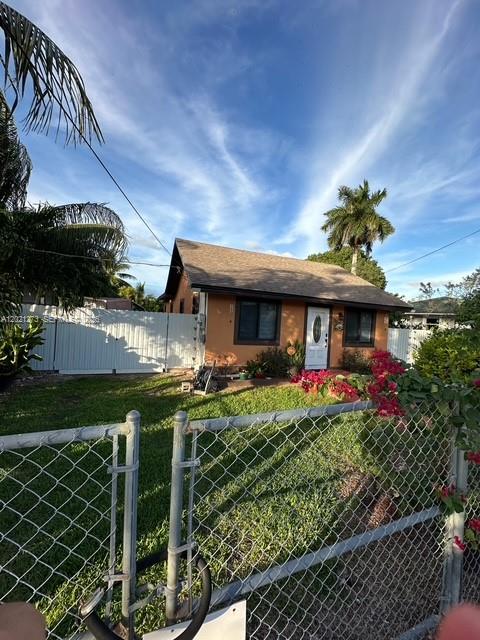 320 NW 2nd St - 320 NW 2nd St, Florida City, FL 33034 Luxury Property | Jose Angel Pina