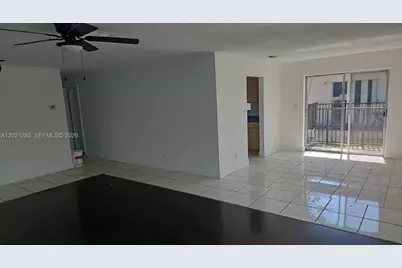 5300 NW 18th Ct #4I, Lauderhill, FL 33313 - Photo 3