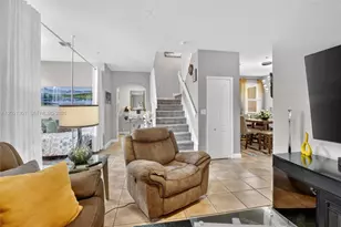 120 Jacaranda Country Club Dr, Plantation, FL 33324 - Photo 9