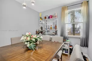 120 Jacaranda Country Club Dr, Plantation, FL 33324 - Photo 21