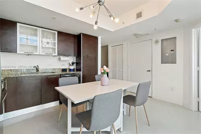 41 SE 5th St #1609, Miami, FL 33131 - Photo 7