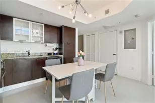41 SE 5th St, Miami, FL 33131 - Photo 7