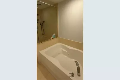 50 Biscayne Blvd #2501, Miami, FL 33132 - Photo 9
