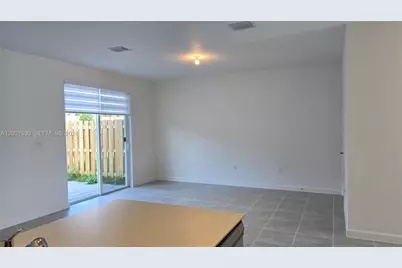 713 SE 13th St Cir, Homestead, FL 33034 - Photo 7