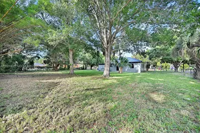 511 S 11th St, Fort Pierce, FL 34950 - Photo 33