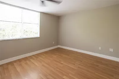 14333 Memorial Hwy #9K, Miami, FL 33161 - Photo 15