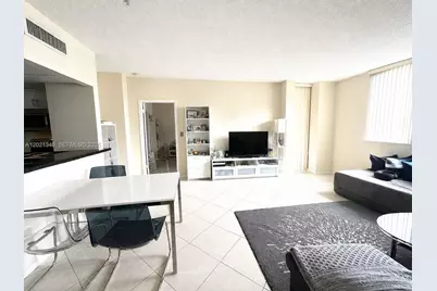 540 Brickell Key Dr #1801, Miami, FL 33131 - Photo 3