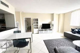 540 Brickell Key Dr, Miami, FL 33131 - Photo 3