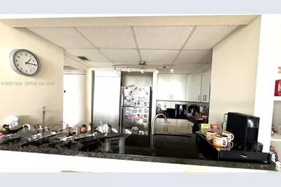 540 Brickell Key Dr #1801, Miami, FL 33131 - Photo 3