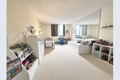 540 Brickell Key Dr #1801, Miami, FL 33131 - Photo 7