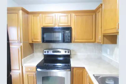 5111 W Oakland Park Blvd #301, Lauderdale Lakes, FL 33313 - Photo 25