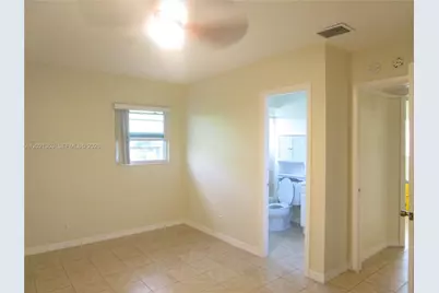 5111 W Oakland Park Blvd #301, Lauderdale Lakes, FL 33313 - Photo 21