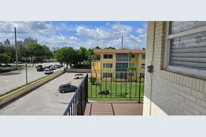 20201 NE 29th Ct #D336, Aventura, FL 33180 - Photo 17