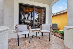 8892 NW 167th St, Miami Lakes, FL 33018 - Photo 9