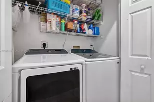 8892 NW 167th St, Miami Lakes, FL 33018 - Photo 19
