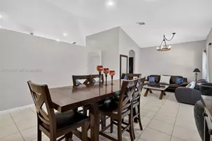 8892 NW 167th St, Miami Lakes, FL 33018 - Photo 17