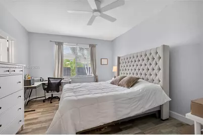 8892 NW 167th St, Miami Lakes, FL 33018 - Photo 21
