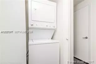 500 Brickell Ave, Miami, FL 33131 - Photo 3
